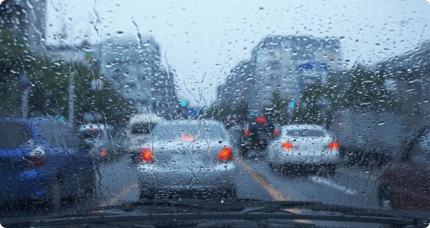 車のガラスの雨対策 かんたんにできる方法をご紹介 カー用品のジェームス